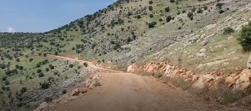 BU YOLUN ARTIK ASFALTLANMASI LAZIM...